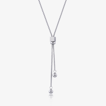 Collar de cadena ajustable en tono plateado con deslizador cúbico y dos extremos de bola sobre fondo blanco